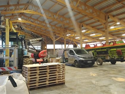 Véhicule LE SOMMER en intervention dans un bâtiment agricole