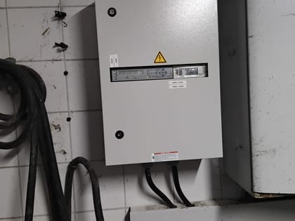 Coffret électrique d'inversion de source pour groupe électrogène